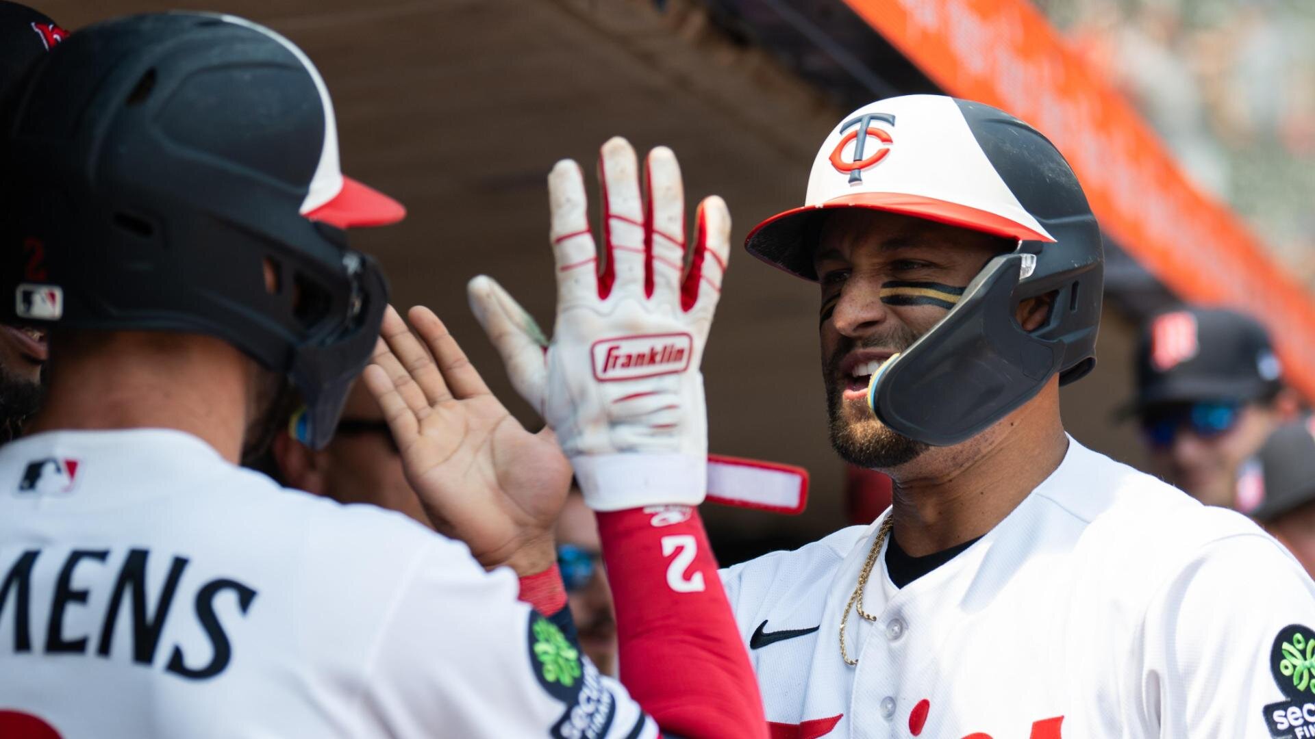 Twins put up 11 runs and take the series vs. the A's