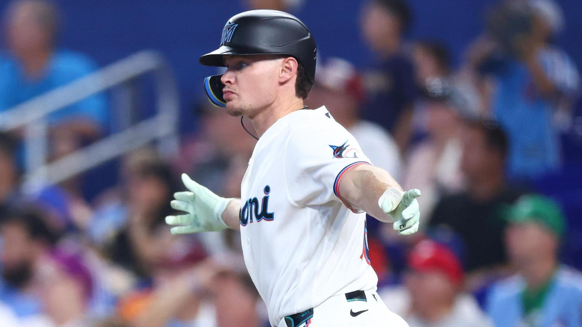 Marlins erase 6-0 deficit for 8-6 win and sweep of Phillies