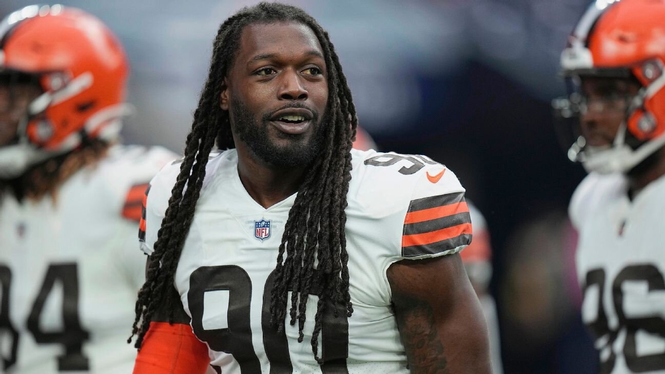 GM Andrew Berry 'hopeful' Browns can reunite with Jadeveon Clowney