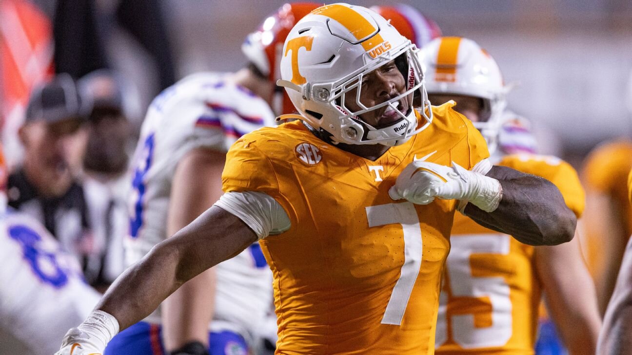 Tennessee's Arion Carter suspended 2 games over $427 flight