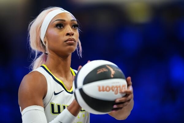 Sky's DiJonai Carrington plans to make season debut vs. Sun