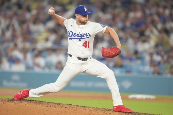 Dodgers put reliever Brock Stewart on IL with shoulder discomfort
