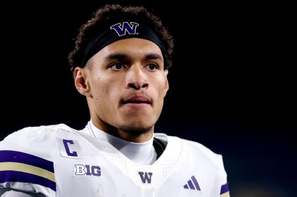 Washington's Fisch, QB Williams on same page after near transfer