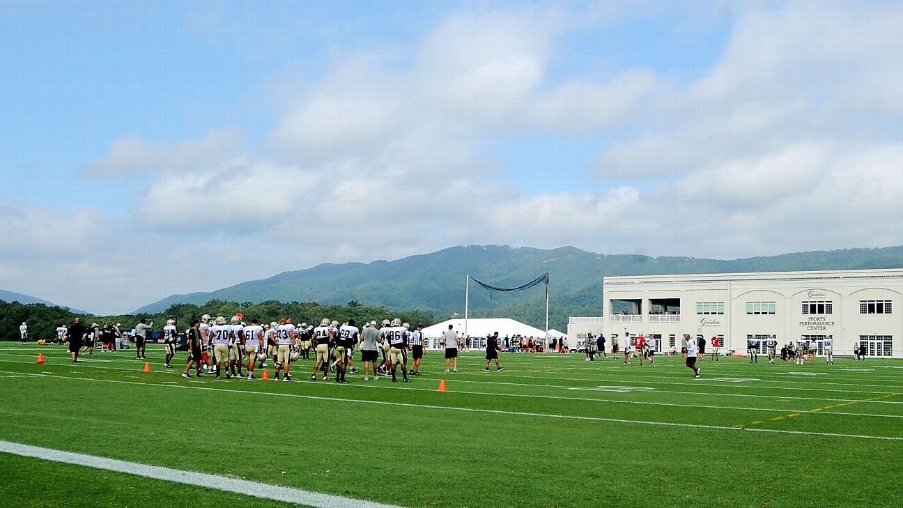 Giants camp in W.Va.: Cool temps, plush grounds and some football
