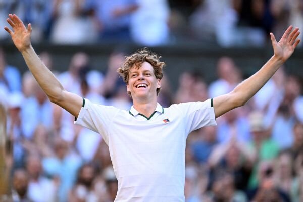 Wimbledon, aided by rain-free two weeks, breaks attendance record