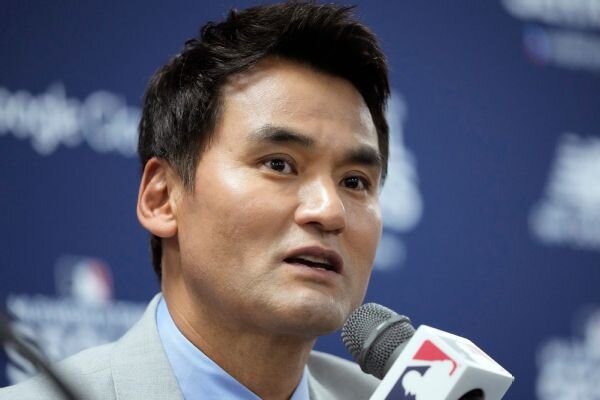 Chan Ho Park joins A's group; 1st Korean to buy stake in MLB club