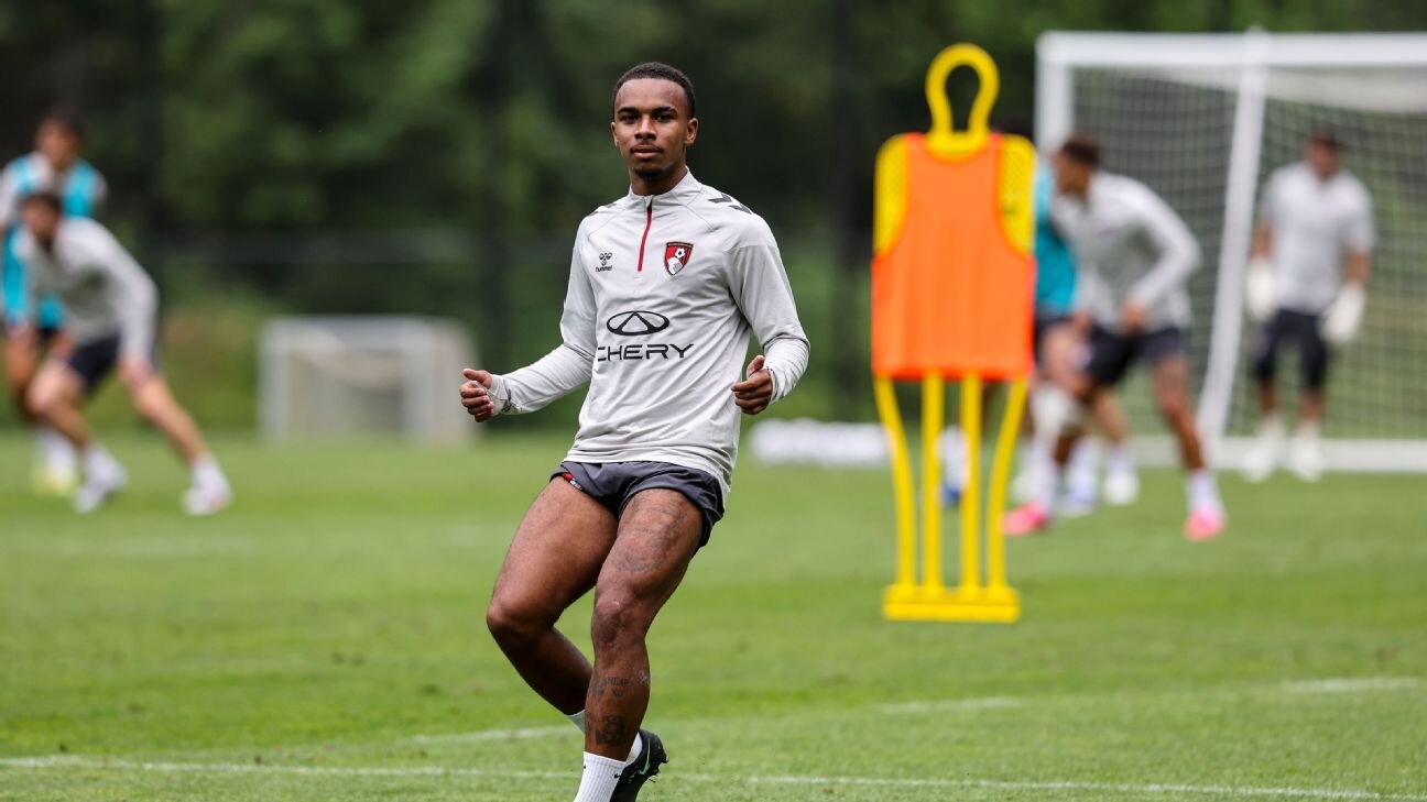 Barcelona explore transfer for Bournemouth's Junior Kroupi