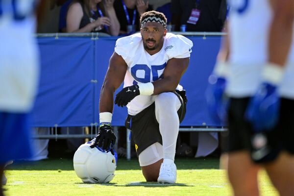 Rams' Garrett excited by possibility of Donald returning to play