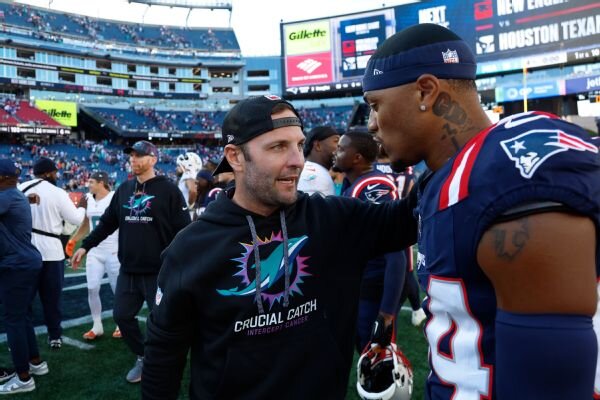 Commanders tab ex-All-Pro WR Wes Welker to coach tight ends