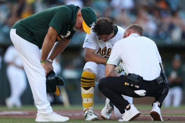 Athletics' Nick Kurtz exits with bruised forearm after HBP