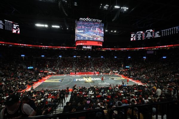 Blazers, Portland officials meet to discuss Moda Center revamp, lease