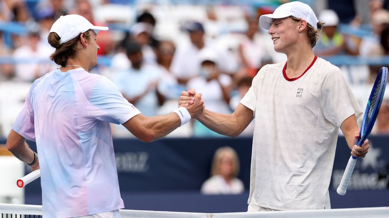 It was weird': de Minaur beats Hewitt in Aussie tussle