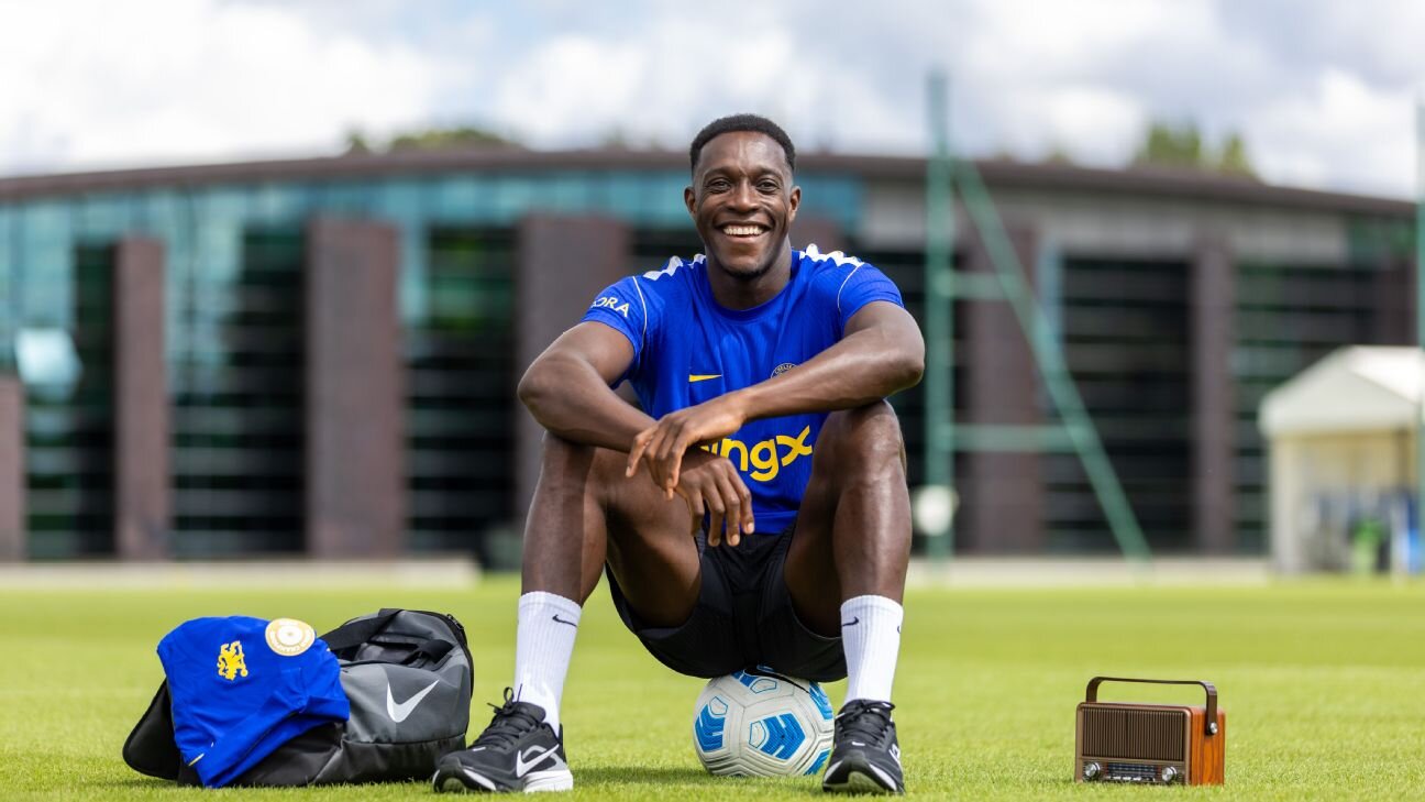 Chelsea complete the signing of Danny Welbeck from Brighton