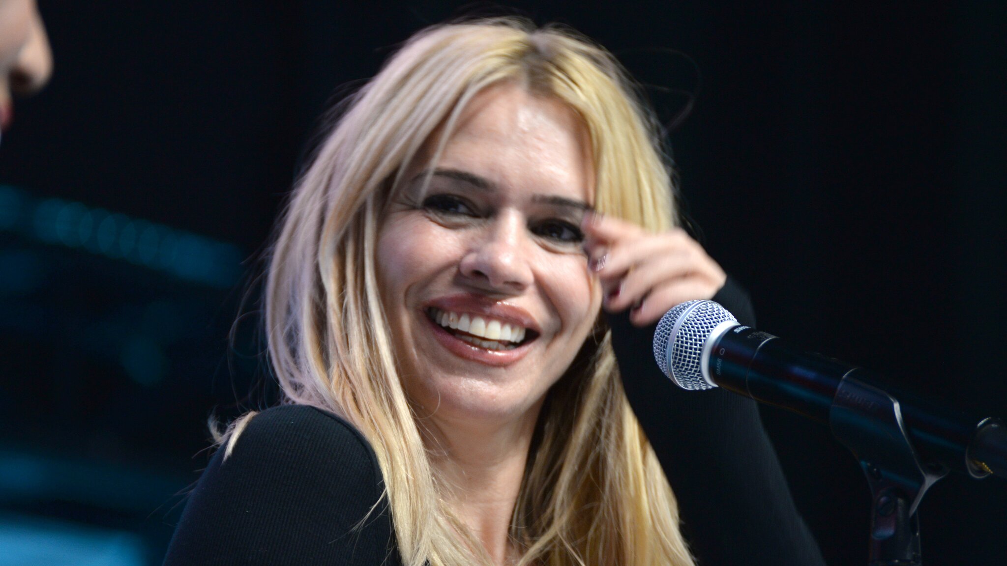 Billie Piper Says She's 'Not the Next Doctor' After That Bizarre Doctor Who Cliffhanger, Asks Fans to 'Chill Out