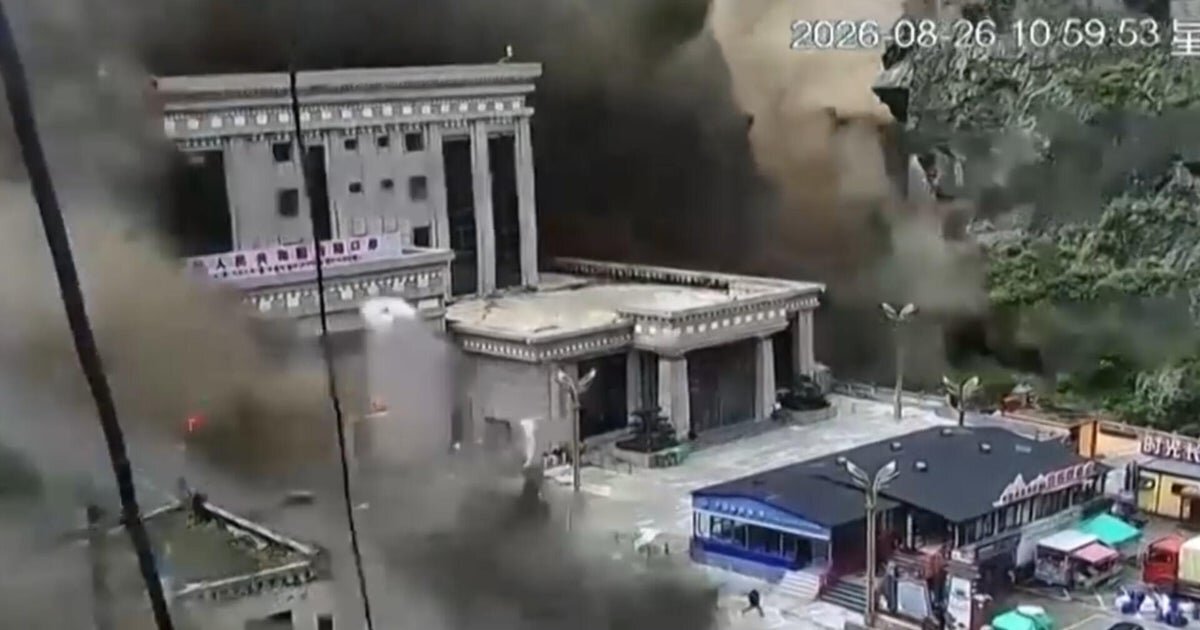 Deadly flash flood slams Nepal