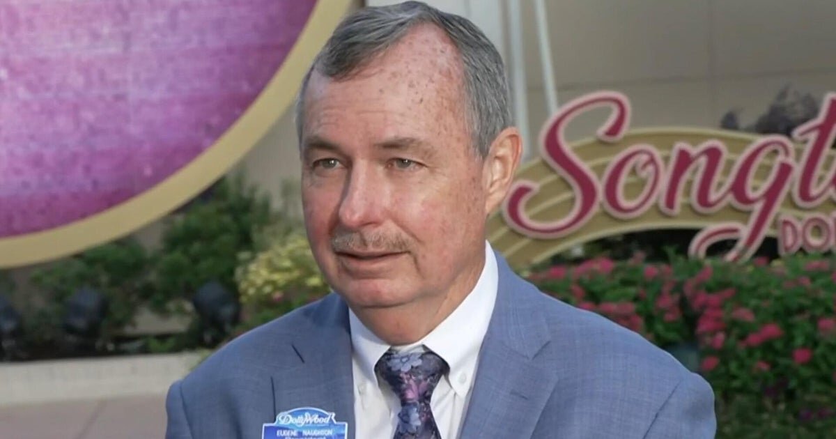 Dollywood president says Dolly Parton had "never forgotten how to serve others
