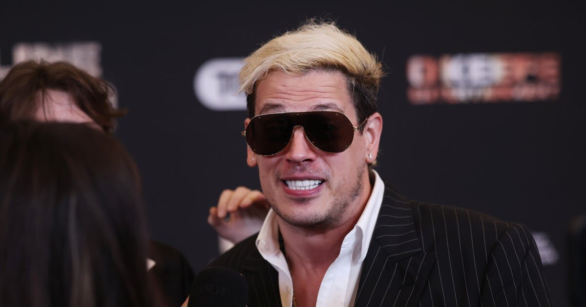 Milo Yiannopoulos deported after U.S. immigration arrest, officials say