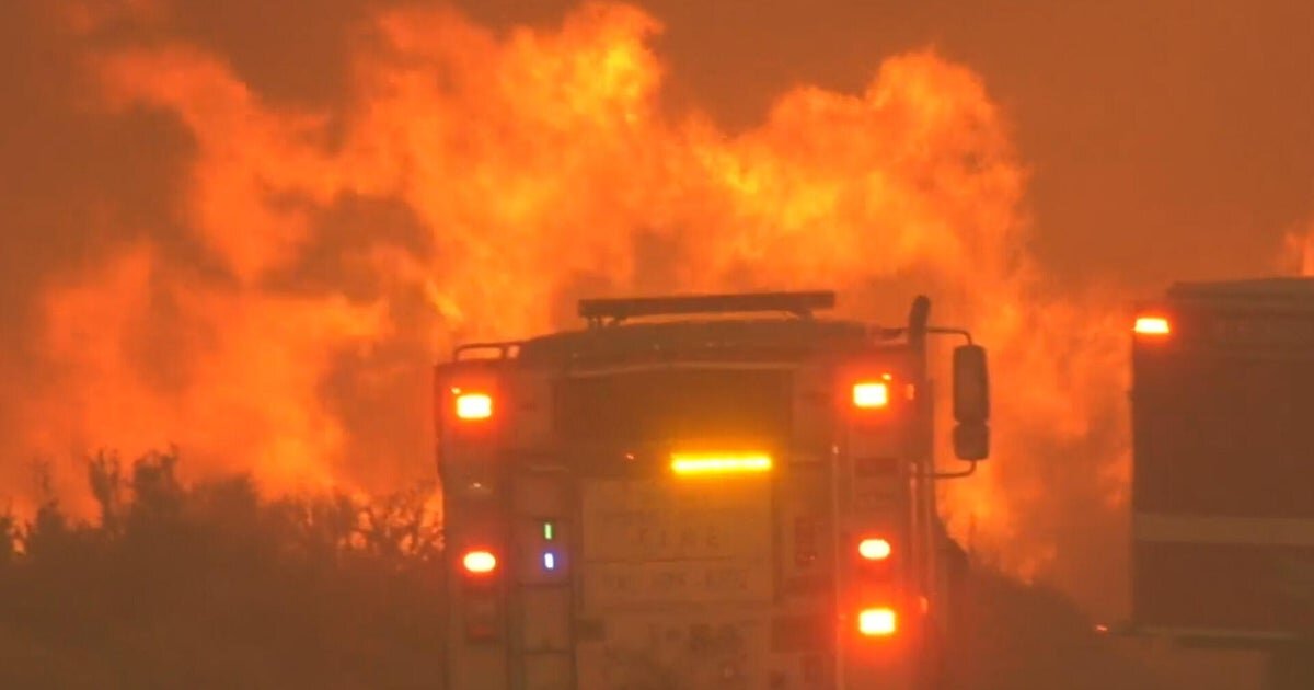 Nevada wildfires force tens of thousands to evacuate