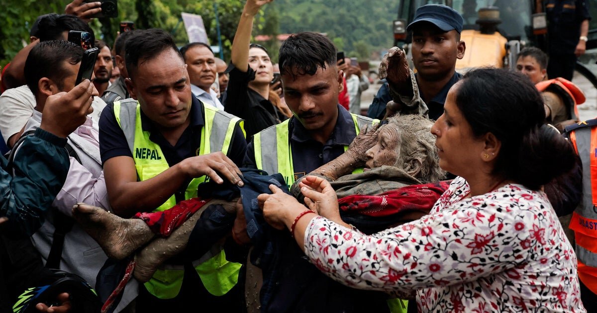 More than 800 missing, including 65 Americans, as Nepal flood deaths mount
