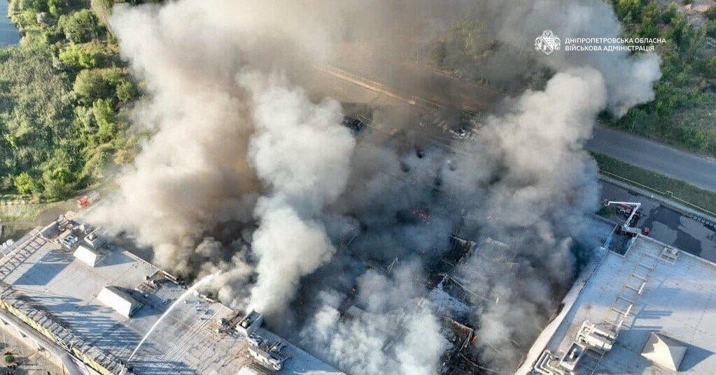 Russian strike kills 15 people at shopping mall in Zelenskyy's hometown