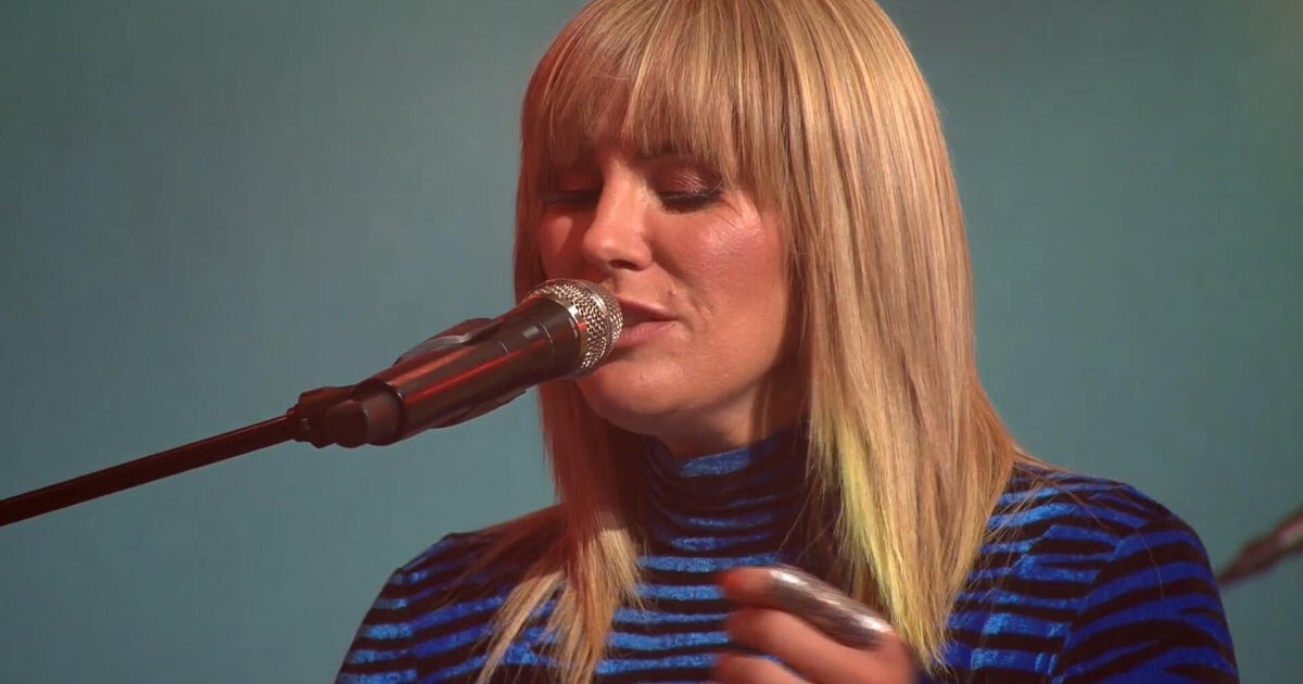 Saturday Sessions: Grace Potter performs "Run Baby Run