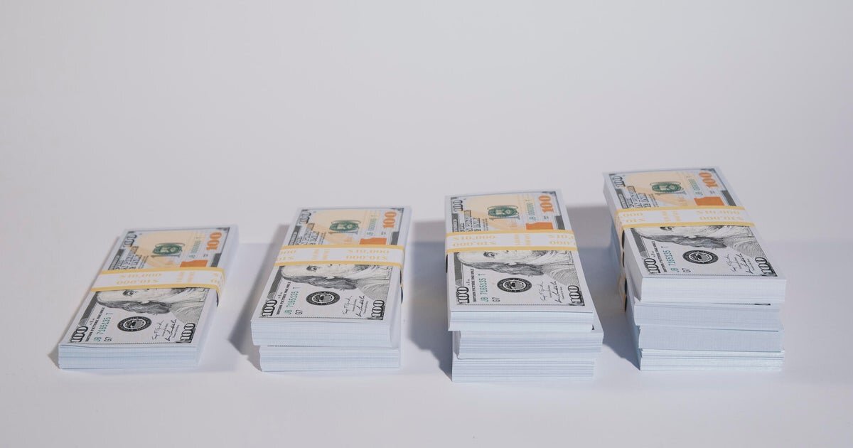 Here's how much interest a $100,000 9-month CD can earn savers who open an account now.