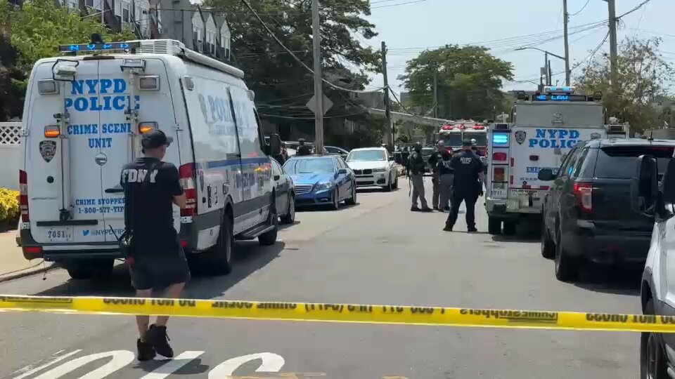 Man facing charges after family members killed following barricade at Queens home