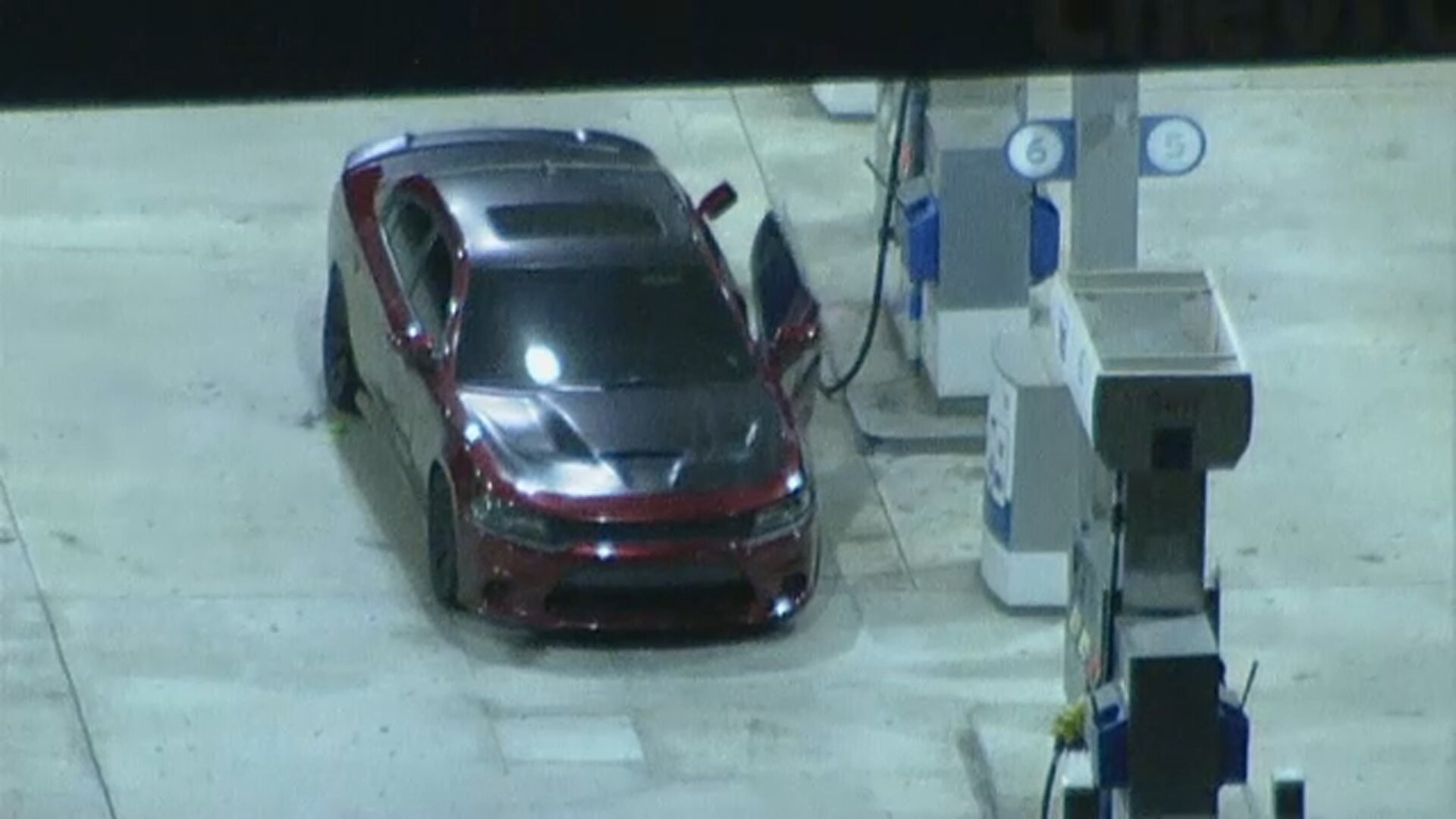 Driver stops for gas during high-speed chase from West Valley to Pasadena