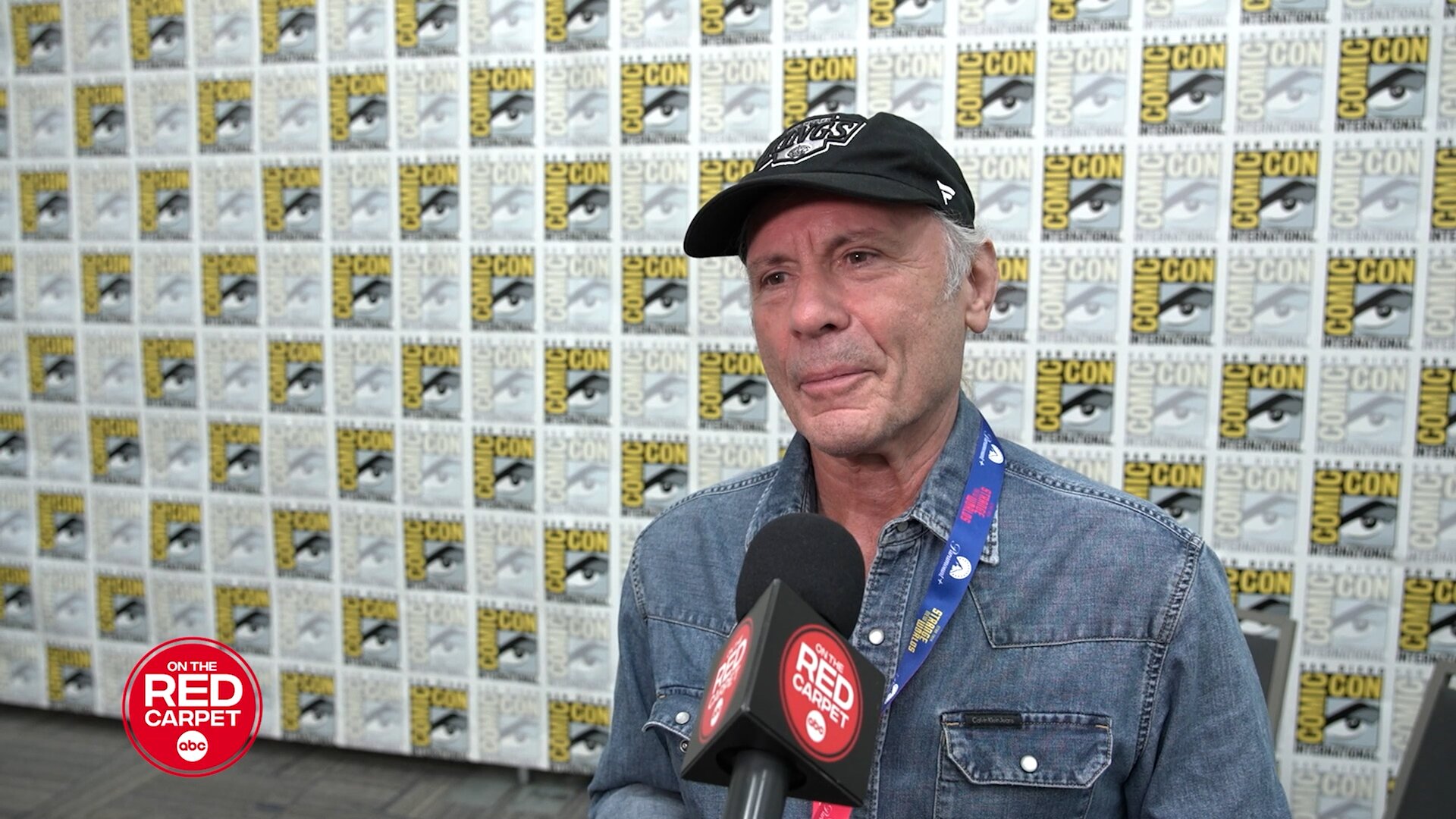 Iron Maiden's Bruce Dickinson sings with Billie Joe Armstrong, signs new book at San Diego Comic-Con