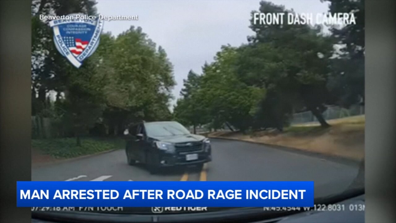Wild dashcam video shows road rage suspect driving in reverse in Oregon