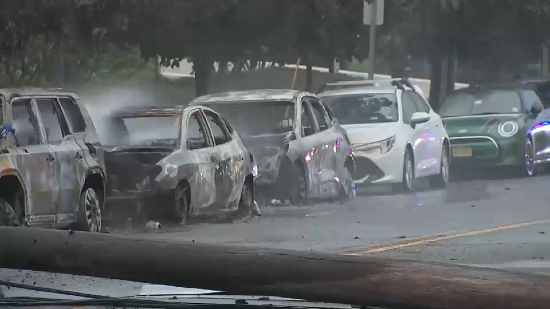 Transformer explodes, sets multiple cars ablaze in Hackensack, New Jersey