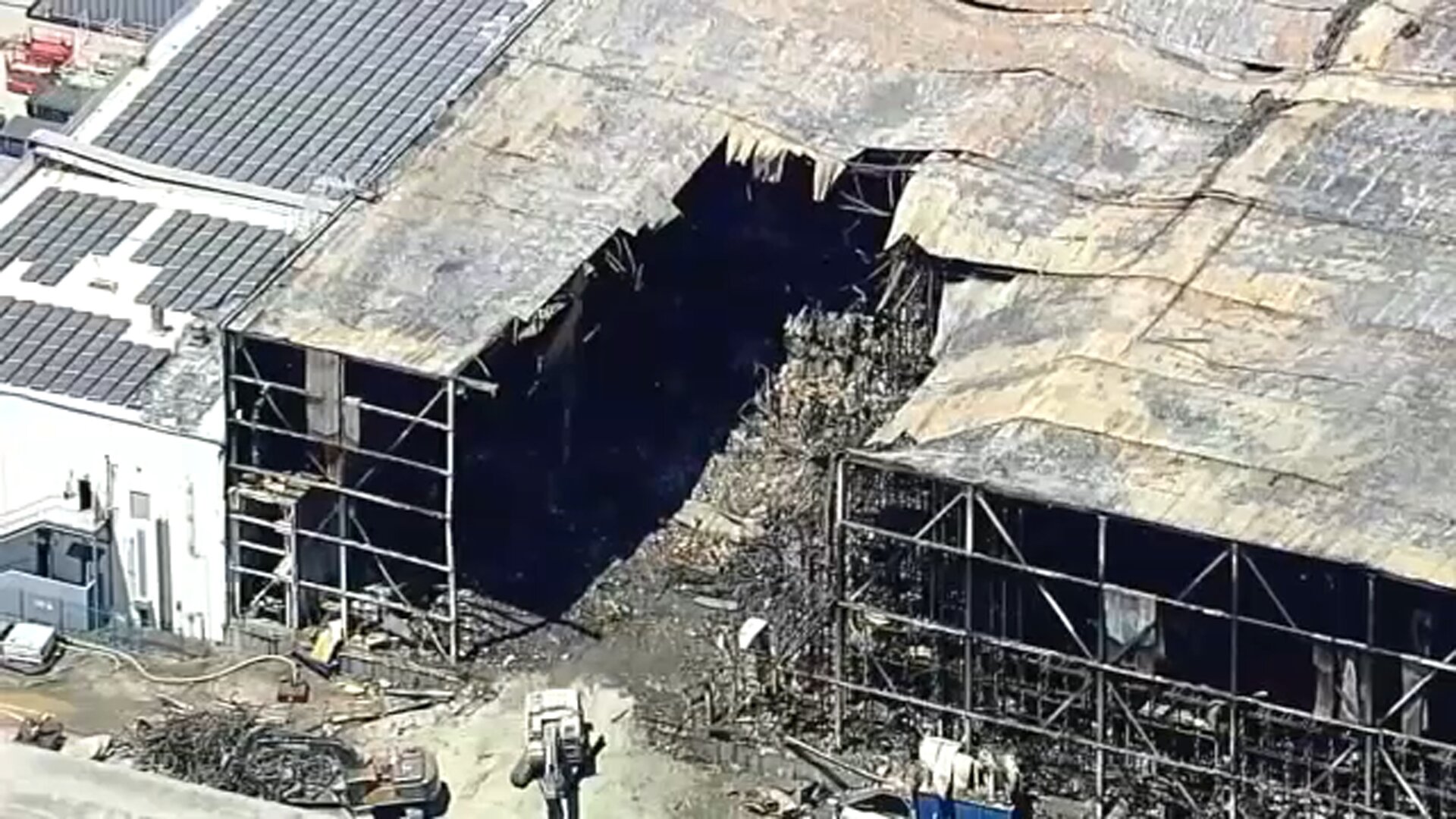 LAUSD students set to return to class as concerns persist over smell near Lineage warehouse