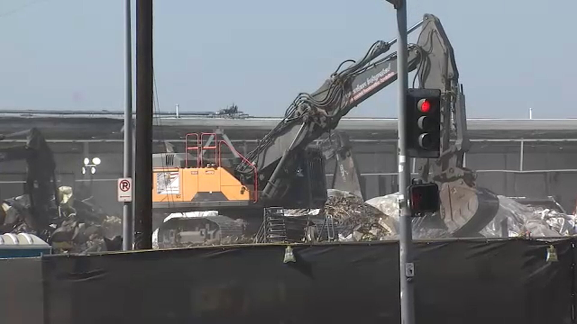 Boyle Heights residents say Lineage warehouse fire cleanup brings new problems as unbearable foul odor remains