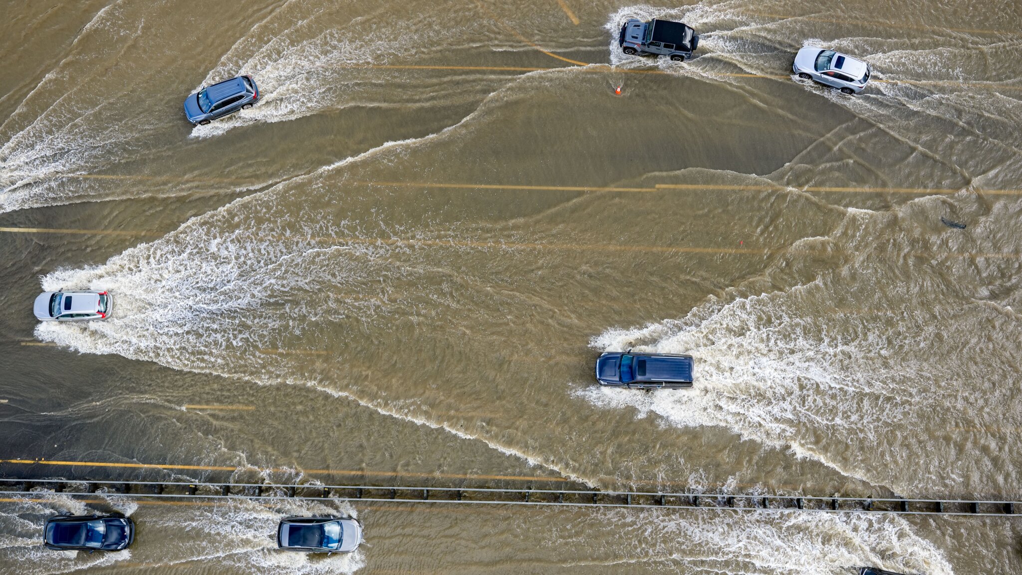 Experts warn strong El Niño could bring record sea levels to California coast with flooding concerns
