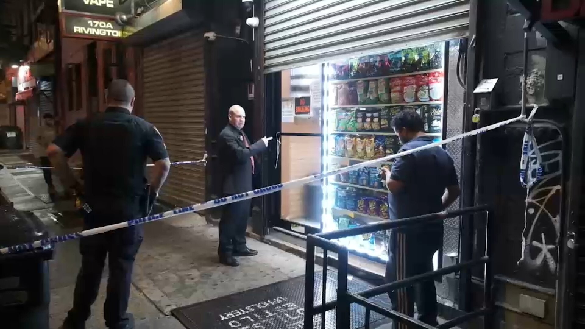NYPD searching for gunman after deli worker shot during robbery on Lower East Side