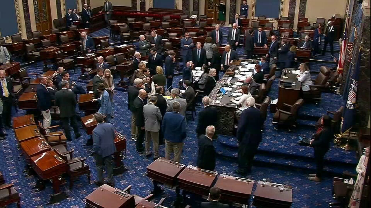 Senate approves funding bill to avoid a shutdown before the election