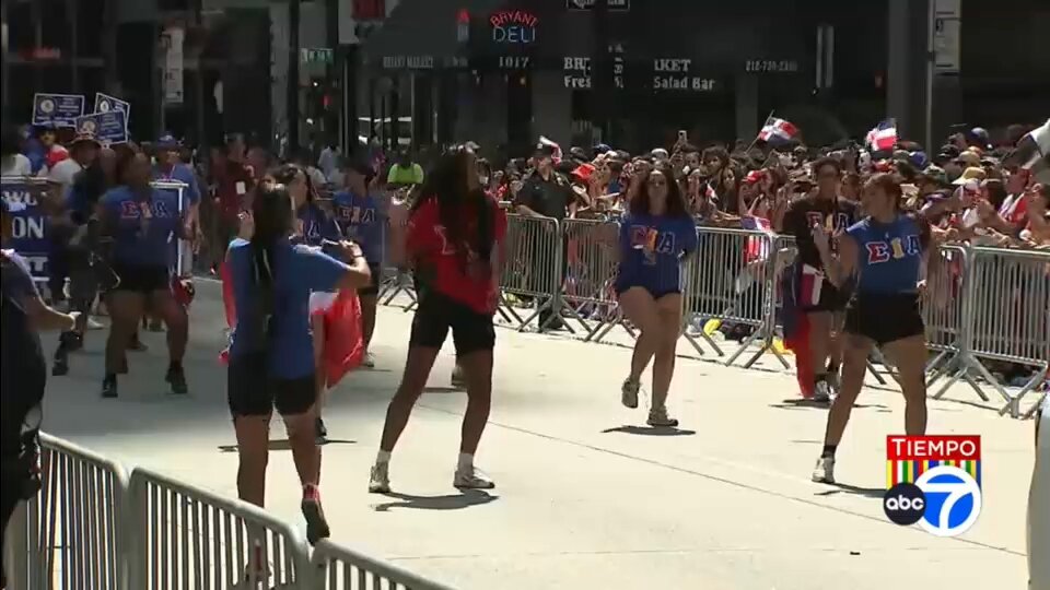 Tiempo: NYC celebrates Dominican culture and triumphs as 44th annual parade kicks off