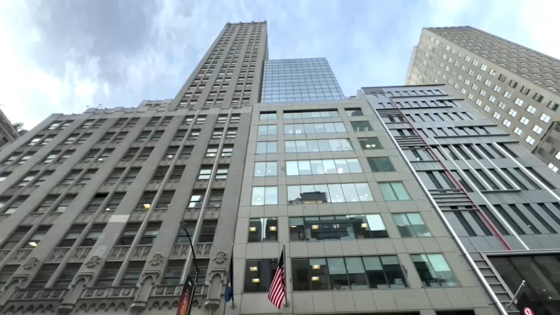 Judge grants temporary restraining order on New York City's pied-à-terre tax