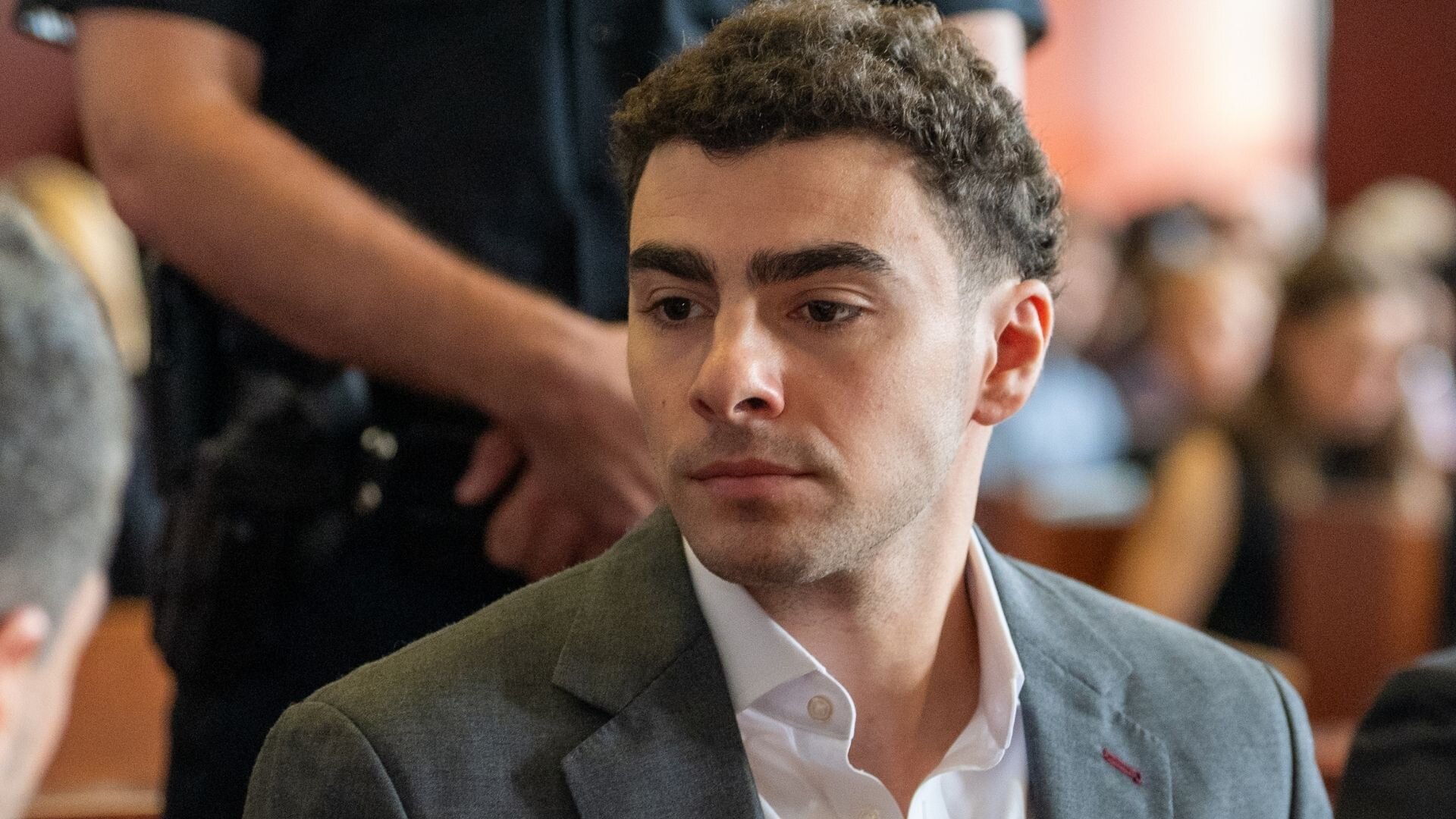 Judge confirms Sept. 8 jury selection in Luigi Mangione trial amid intense media interest