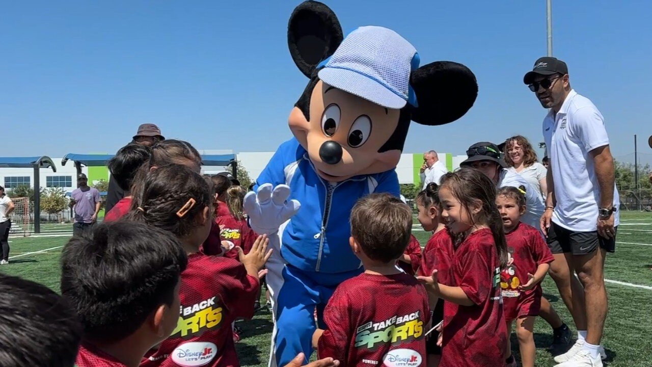 Disney Let's Play: Mickey Mouse surprises young soccer players in Fontana with Empire Strykers and ABC7
