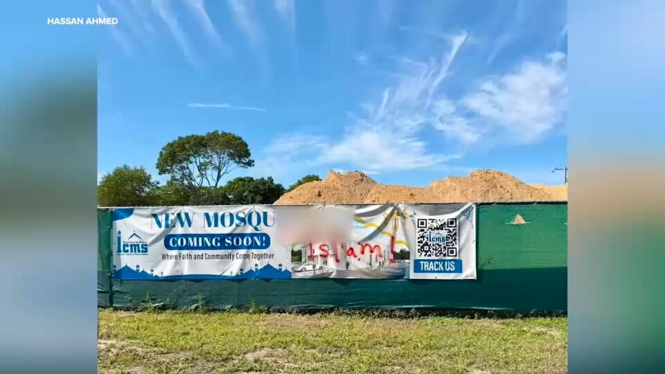 Graffiti with hateful comments about Islam found on construction site banner for Long Island mosque
