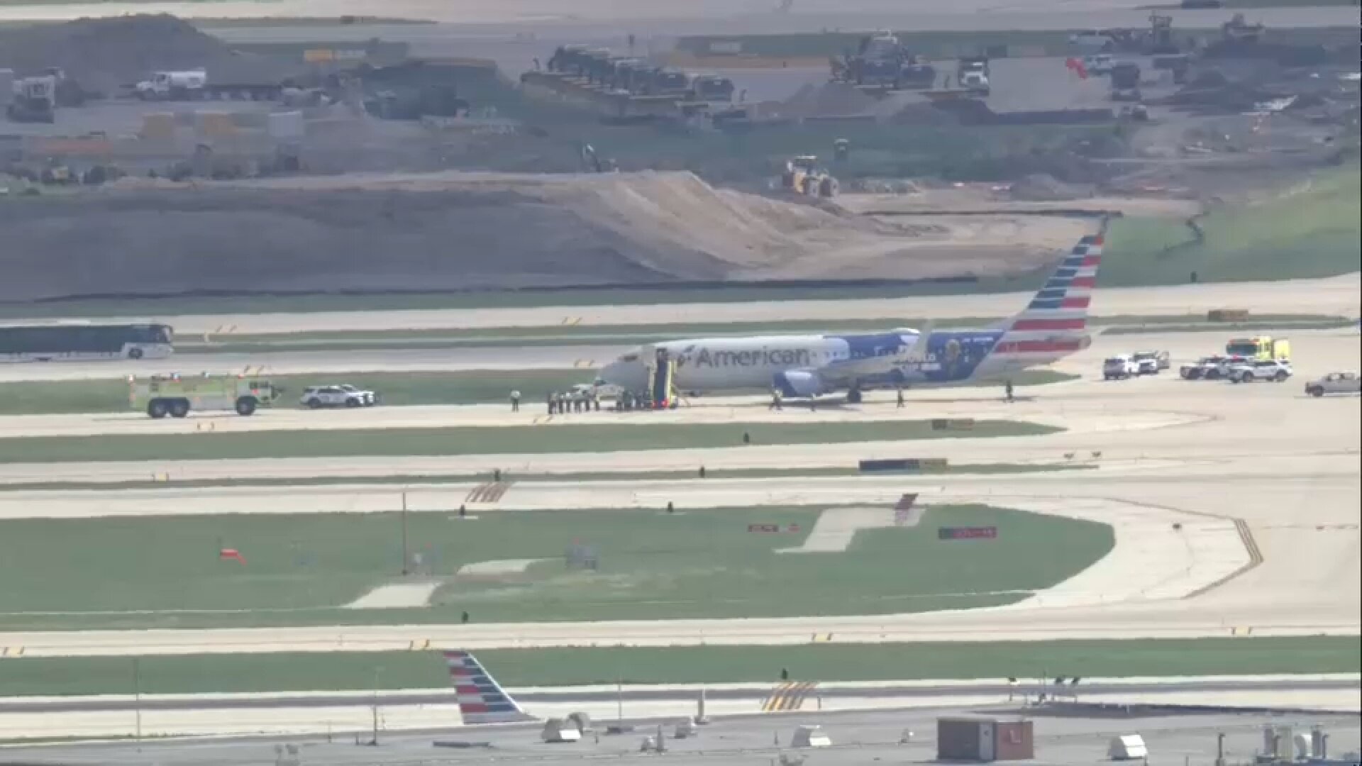 American Airlines plane from LaGuardia blows tires landing at Chicago's O'Hare Airport: FAA