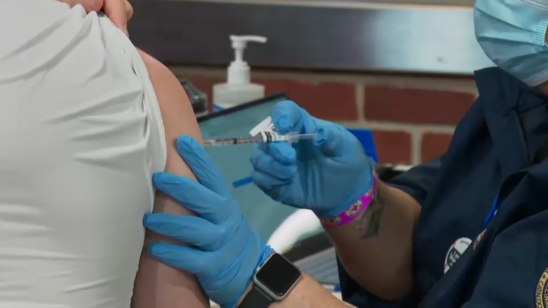 Personalized mRNA cancer vaccine shows promise in extending life span in melanoma trial