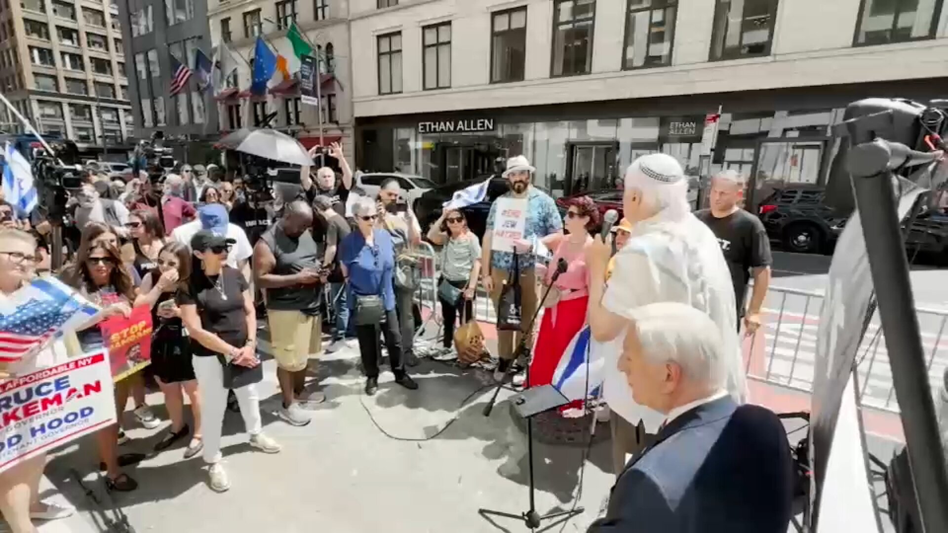 Rally against antisemitism outside Central Synagogue amid NYC surge in hate crimes
