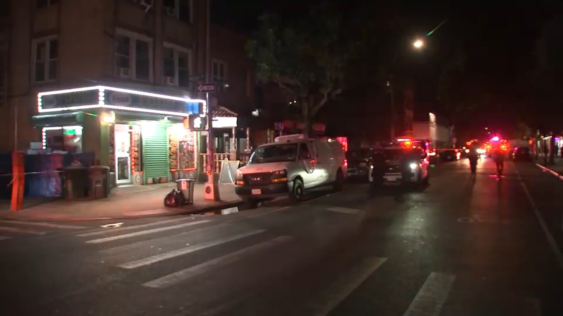 2 men sought after 17-year-old boy fatally shot in East New York, Brooklyn