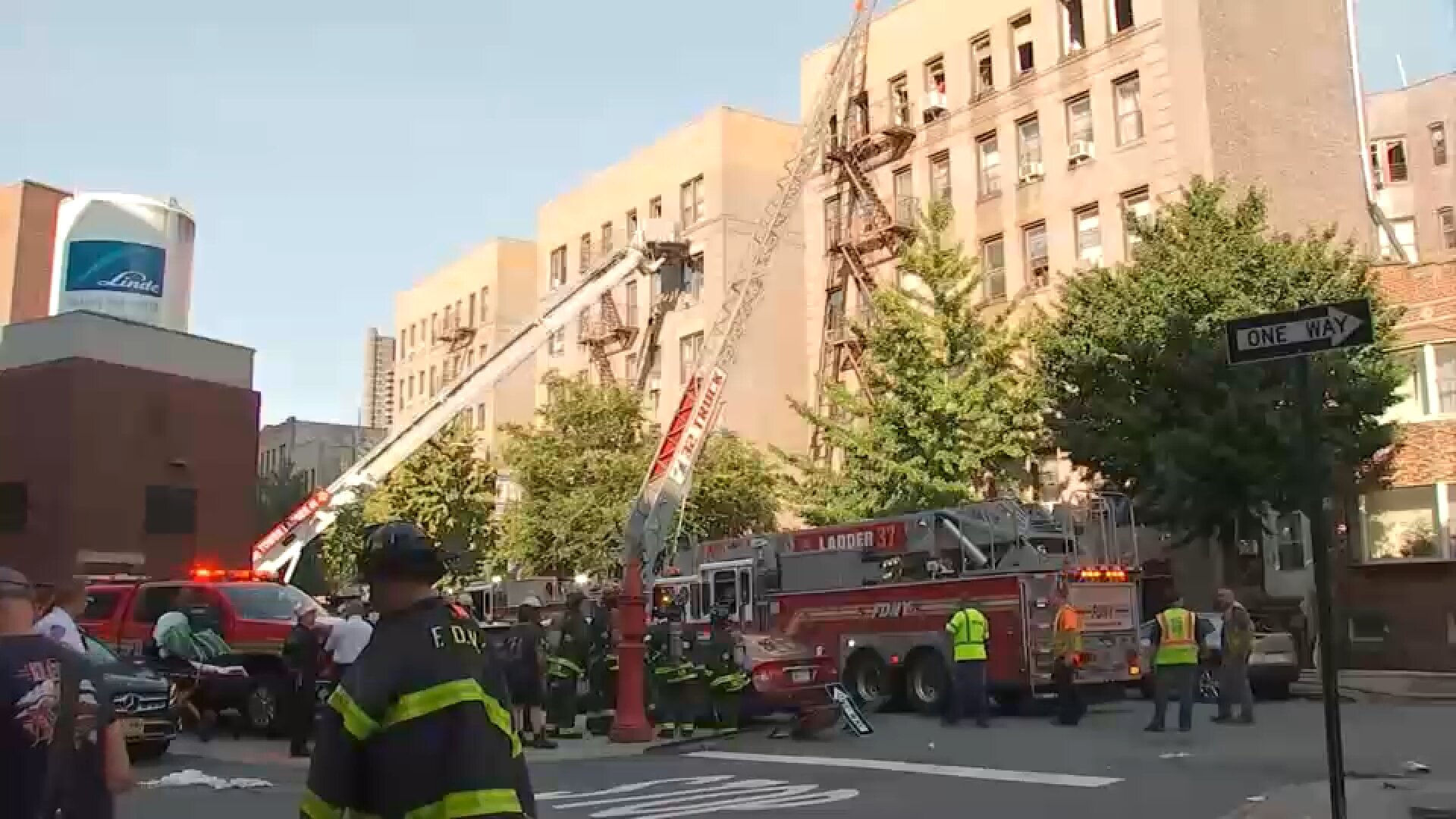 FDNY runs into complications fighting Bronx apartment fire that injured 4