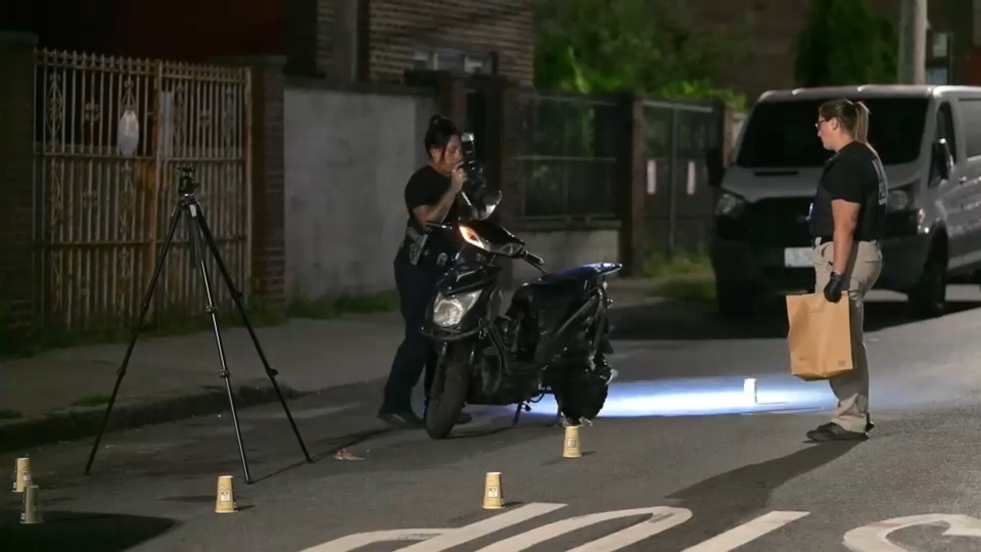 Man killed in apparent road rage shooting in East New York, Brooklyn; manhunt underway