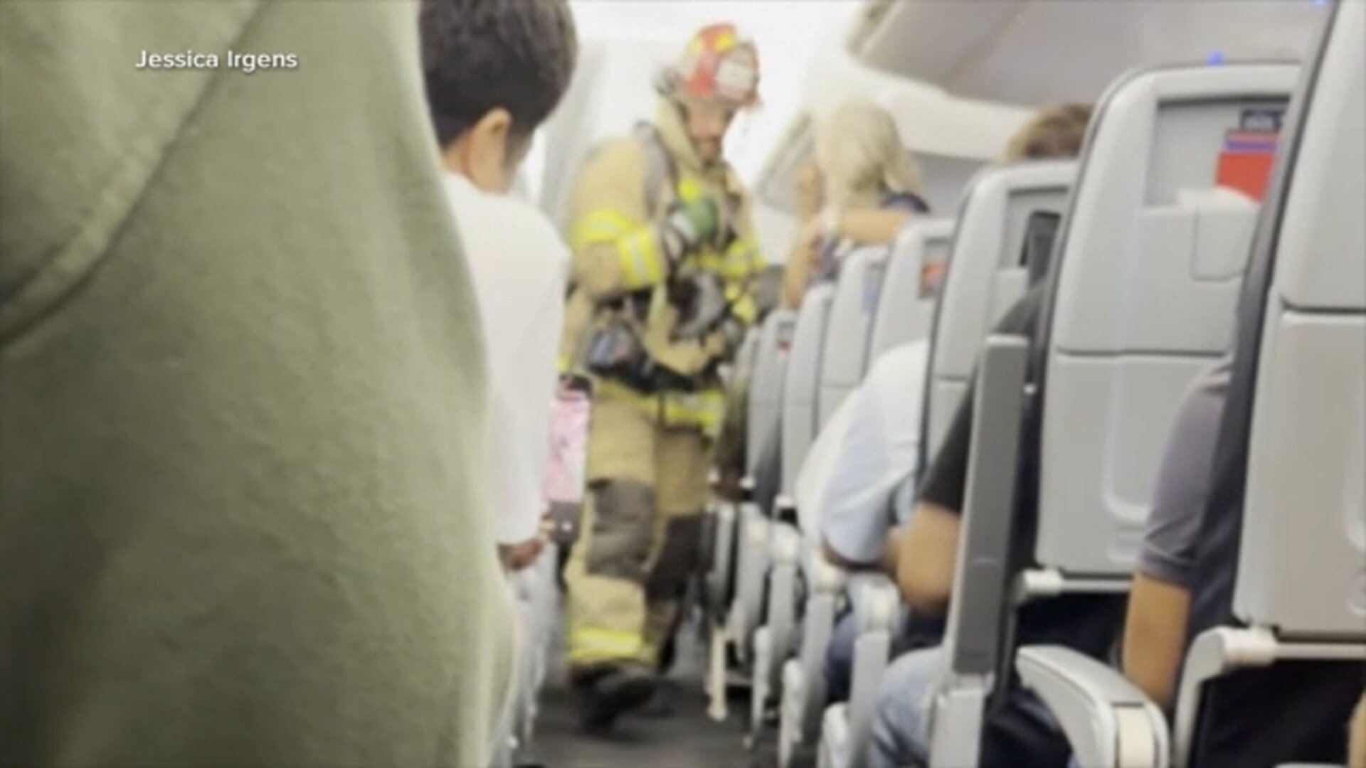 4-5 passengers burned on American Airlines flight to Dallas that filled with smoke, pilot says