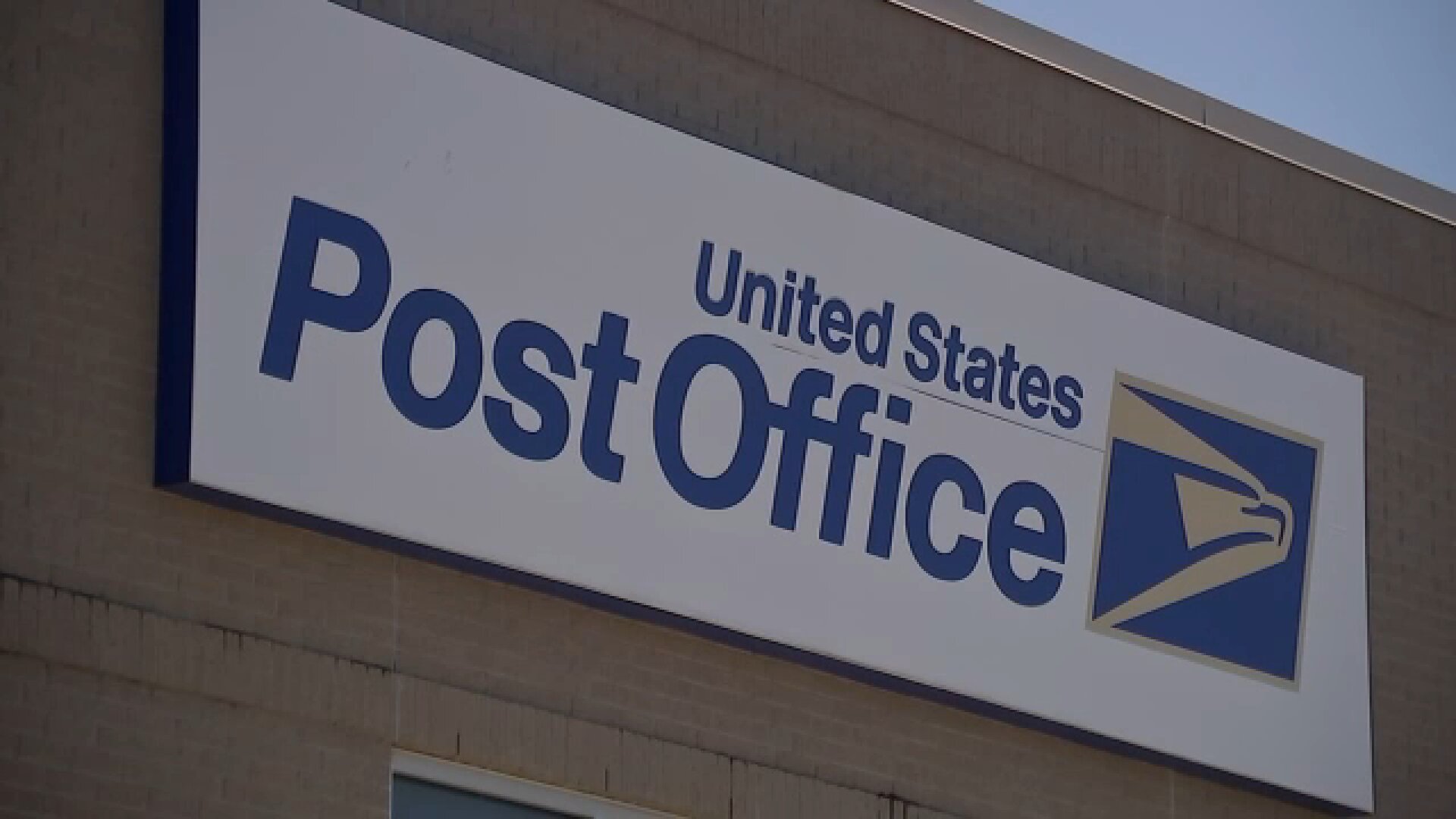 Houston postal carriers charged in alleged $23 million stolen check scheme