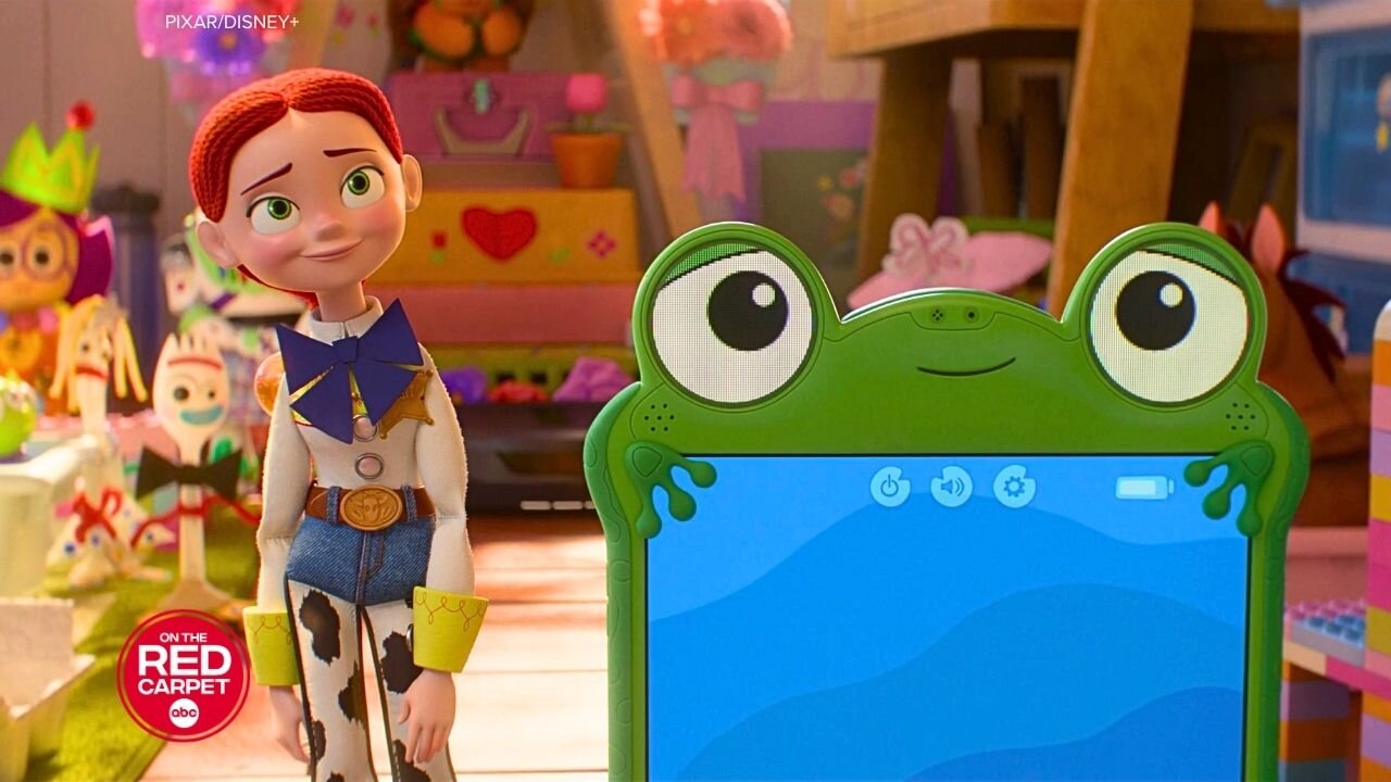 Taylor Swift debuts a new version of her original 'Toy Story 5' song